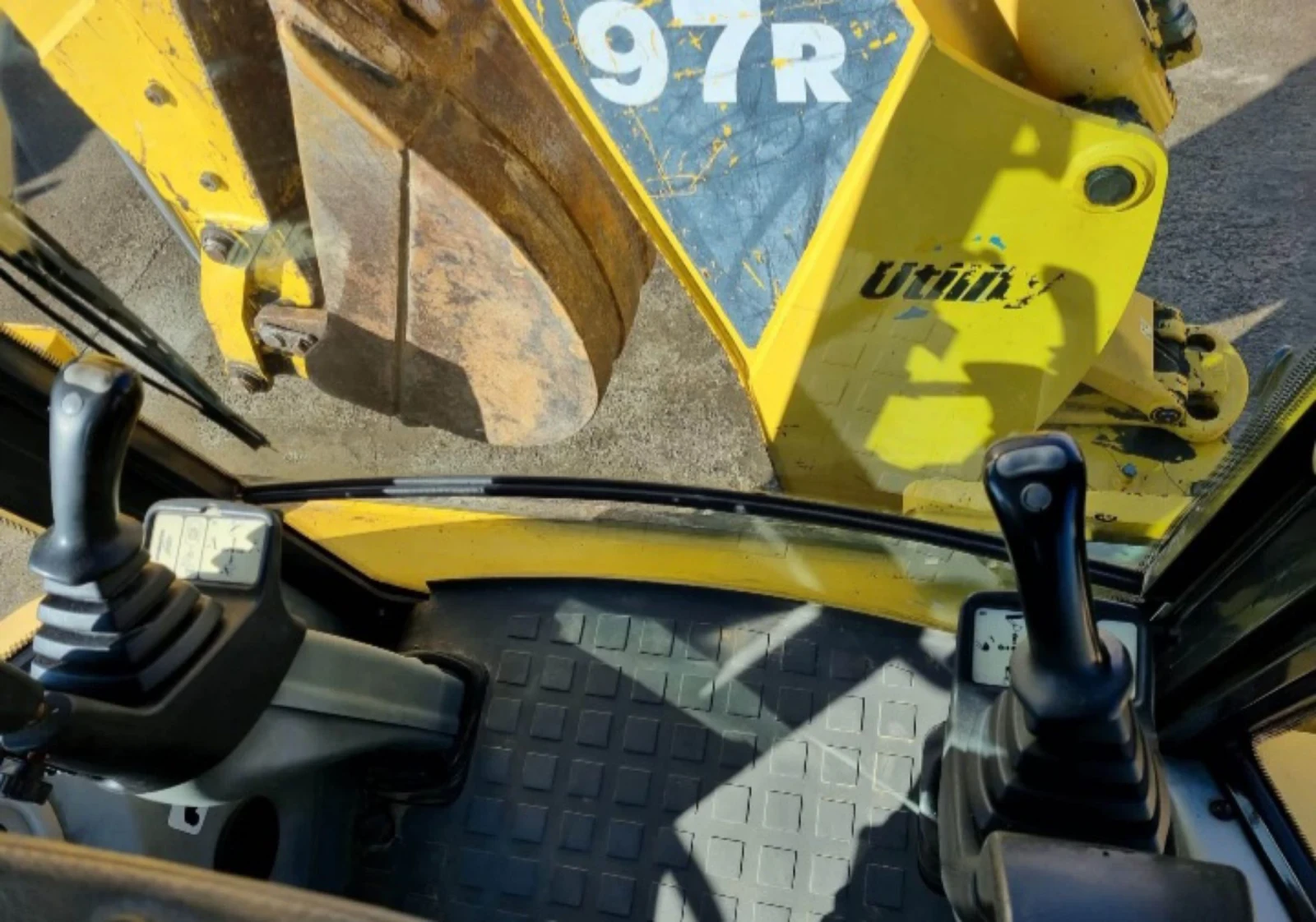 Багер Komatsu WB 97R2A, снимка 10 - Индустриална техника - 54127185