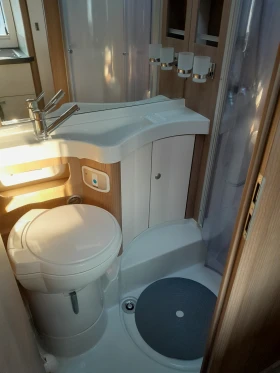 Кемпер Carthago Malibu I 410, снимка 12