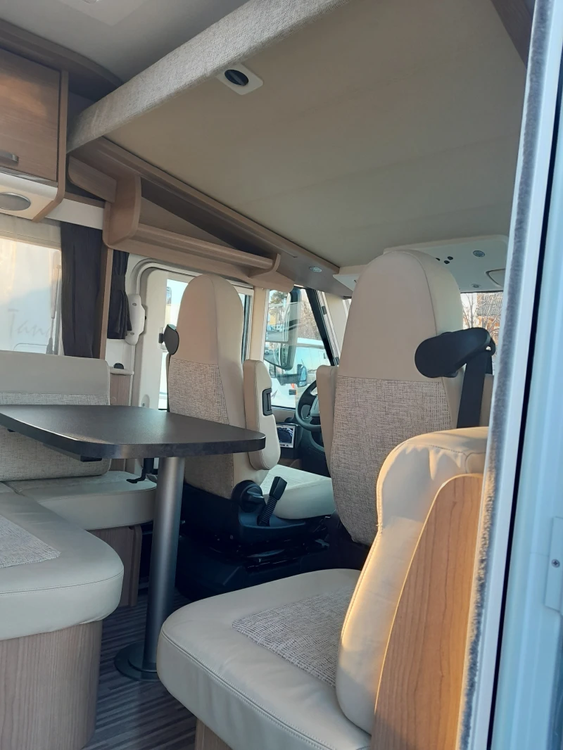 Кемпер Carthago Malibu I 410, снимка 7 - Каравани и кемпери - 52869356