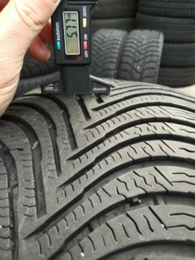 Гуми Зимни 215/65R16, снимка 8