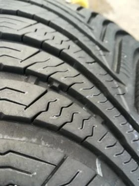 Гуми Зимни 215/65R16, снимка 5