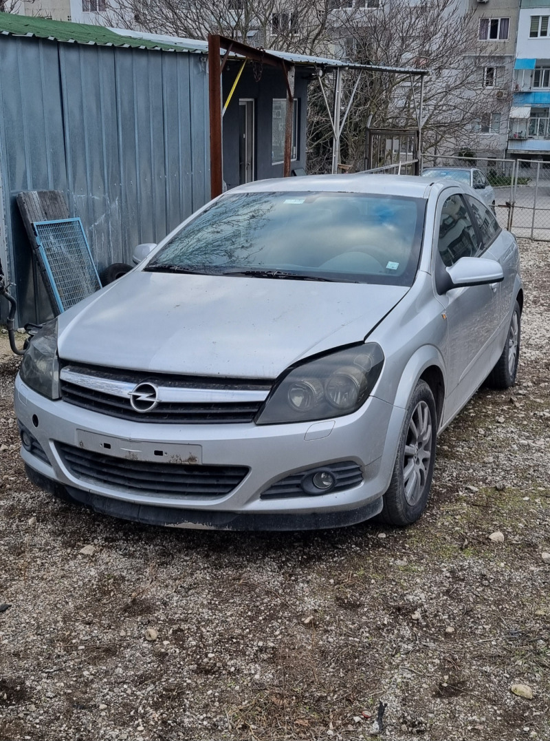 Opel Astra 1.9 cdti GTC, снимка 2 - Автомобили и джипове - 45991425