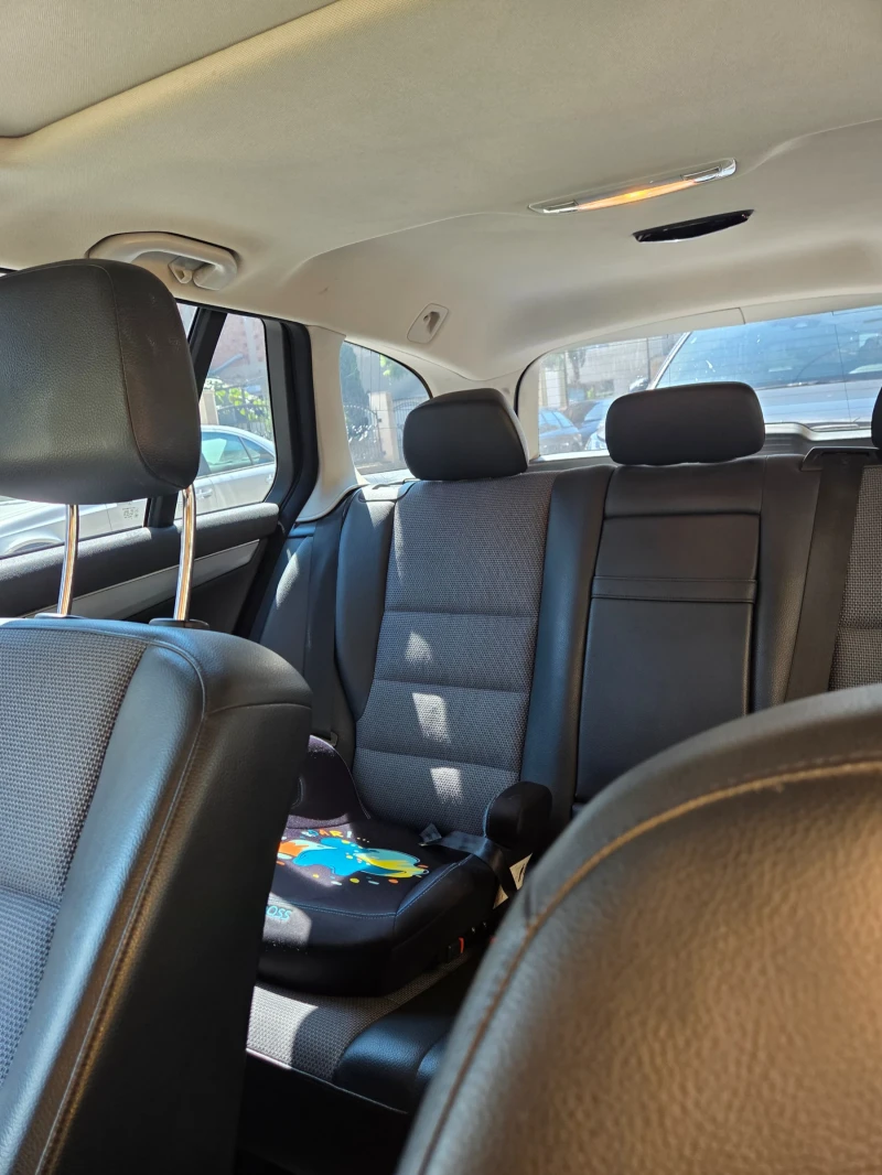 Mercedes-Benz C 200, снимка 4 - Автомобили и джипове - 52019543