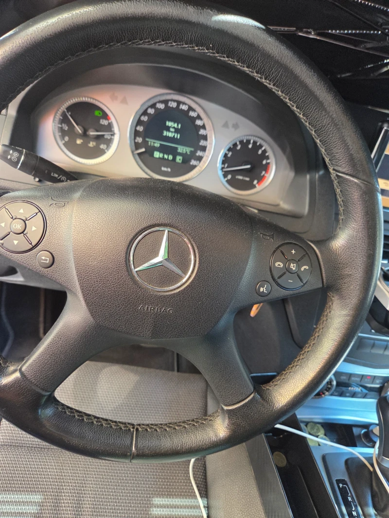 Mercedes-Benz C 200, снимка 3 - Автомобили и джипове - 52019543
