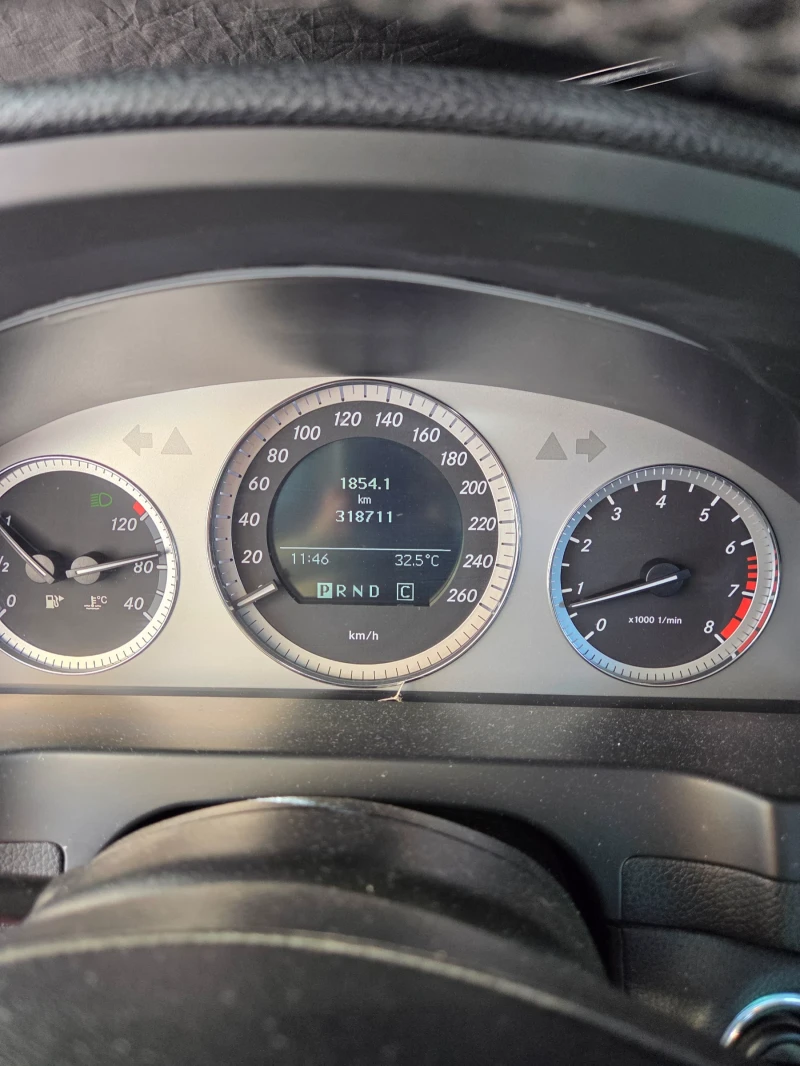 Mercedes-Benz C 200, снимка 11 - Автомобили и джипове - 52019543