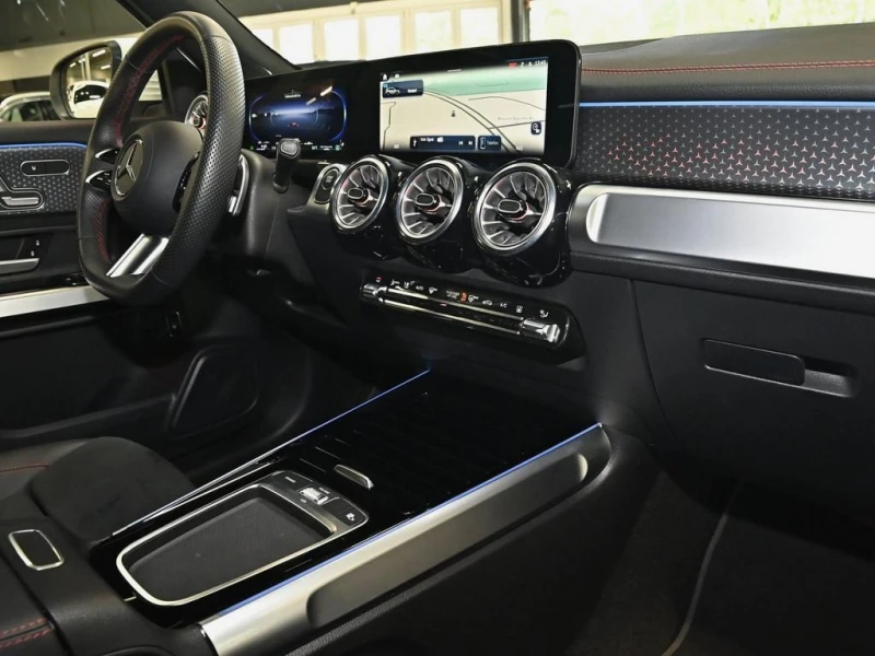 Mercedes-Benz EQB 350* 4M* AMG* MEMORY* DISTR* 360CAM* , снимка 10 - Автомобили и джипове - 52151378