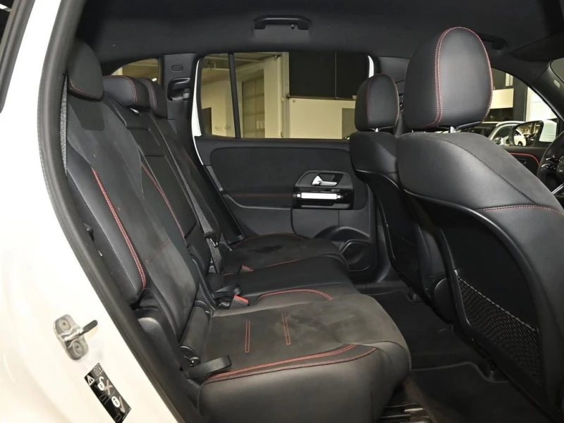 Mercedes-Benz EQB 350* 4M* AMG* MEMORY* DISTR* 360CAM* , снимка 12 - Автомобили и джипове - 52151378