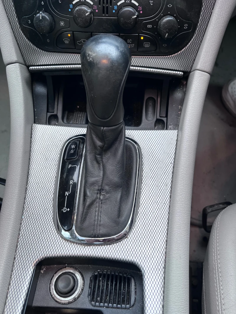 Mercedes-Benz C 230 Kompressor, снимка 9 - Автомобили и джипове - 52512043