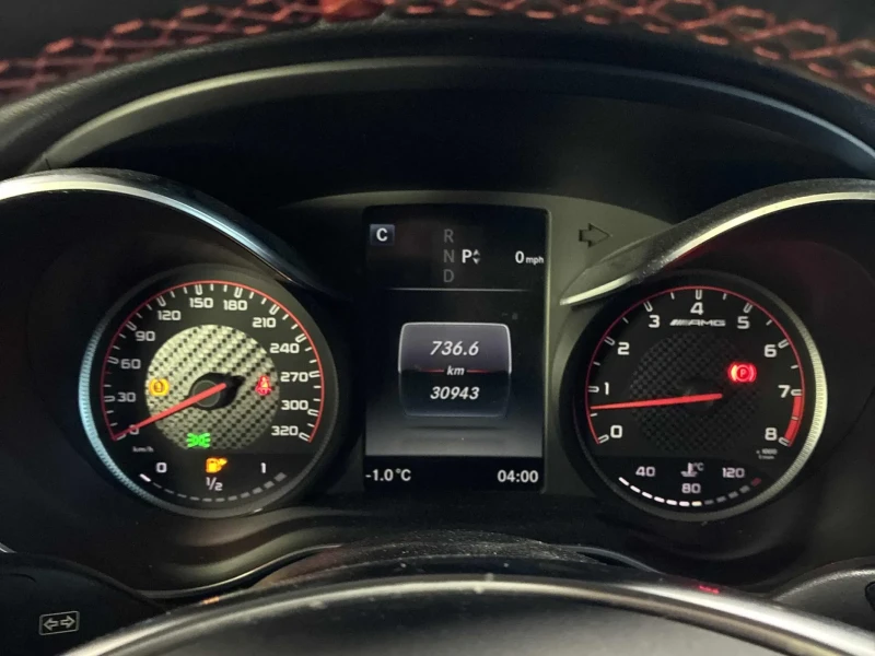 Mercedes-Benz C 63 AMG * S* CARFAX * БЕЗ ПЪРВОНАЧАЛНА ВНОСКА, снимка 4 - Автомобили и джипове - 52790882