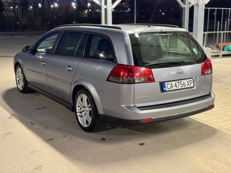 Opel Vectra 2.2 КОЖА / ПОДГРЕВ / ПАРКТРОНИЦИ / РЕАЛНИ КМ, снимка 6 - Автомобили и джипове - 52795883