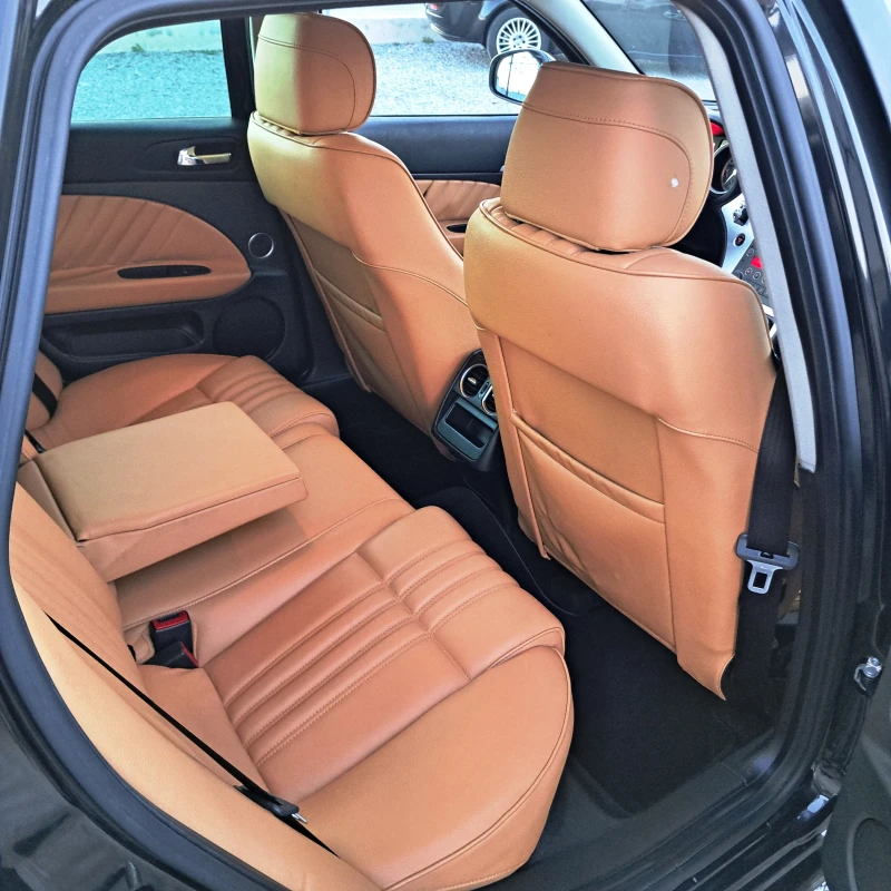 Alfa Romeo 159 sportwagon 2.4JTDM* Q4* BOSE* Adaptive Xenon* Подгрев* Уникат, снимка 12 - Автомобили и джипове - 52850494