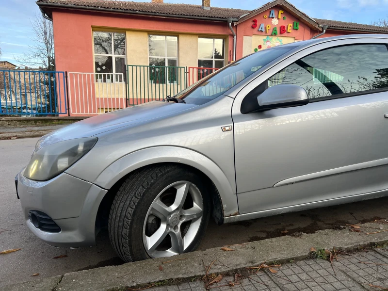 Opel Astra 1.7 CDTi, снимка 6 - Автомобили и джипове - 53110040