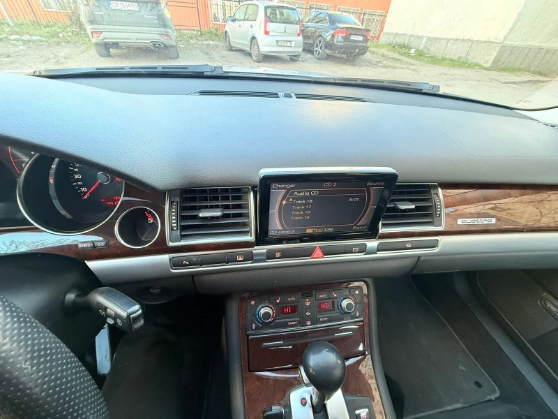 Audi A8   4.2 С Газ-Инж-   QUATTRO * BOSE* Щори fecelift, снимка 13 - Автомобили и джипове - 53298261