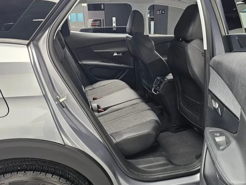 Peugeot 3008 2Nd Generation 1.6 Bluehdi Allure, снимка 11 - Автомобили и джипове - 56221566