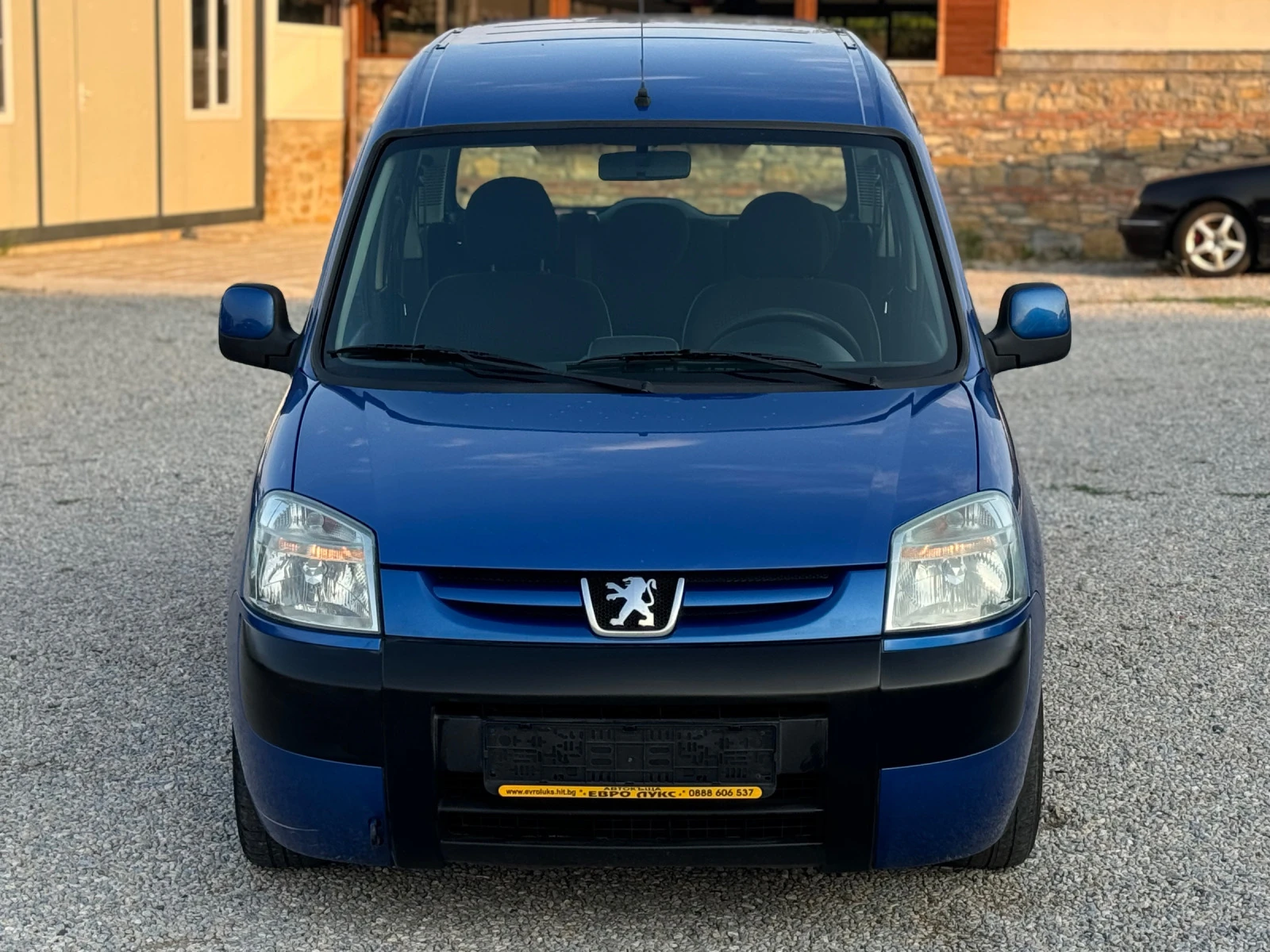 Peugeot Partner 1.6i 109кс КЛИМАТИК  - изображение 2