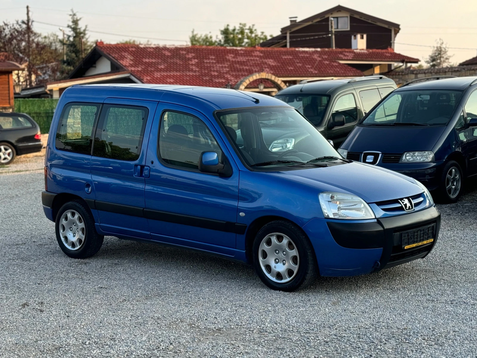 Peugeot Partner 1.6i 109кс КЛИМАТИК  - изображение 7