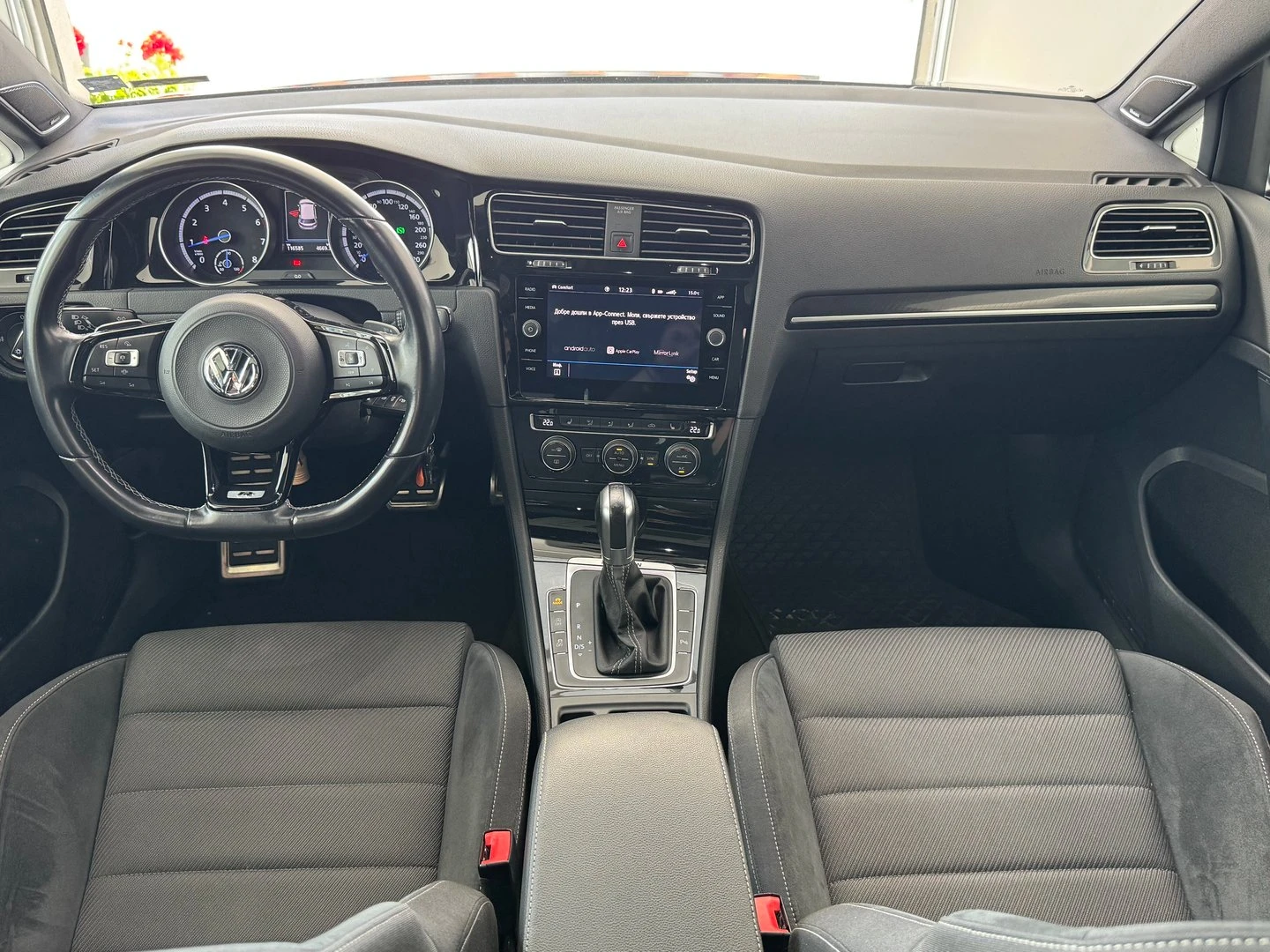 VW Golf R 2.0 TSI 4MOTION DSG - изображение 6
