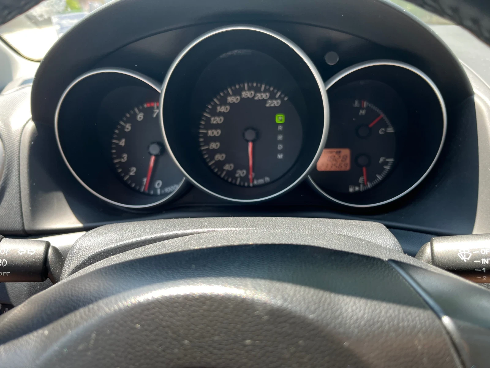 Mazda 3 1.6 AT - изображение 6