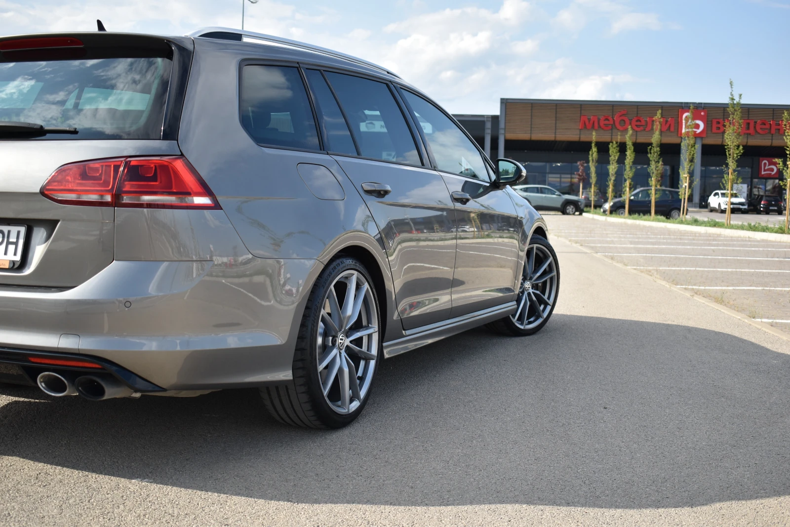 VW Golf R 2.0 TSI 4MOTION Variant - изображение 4