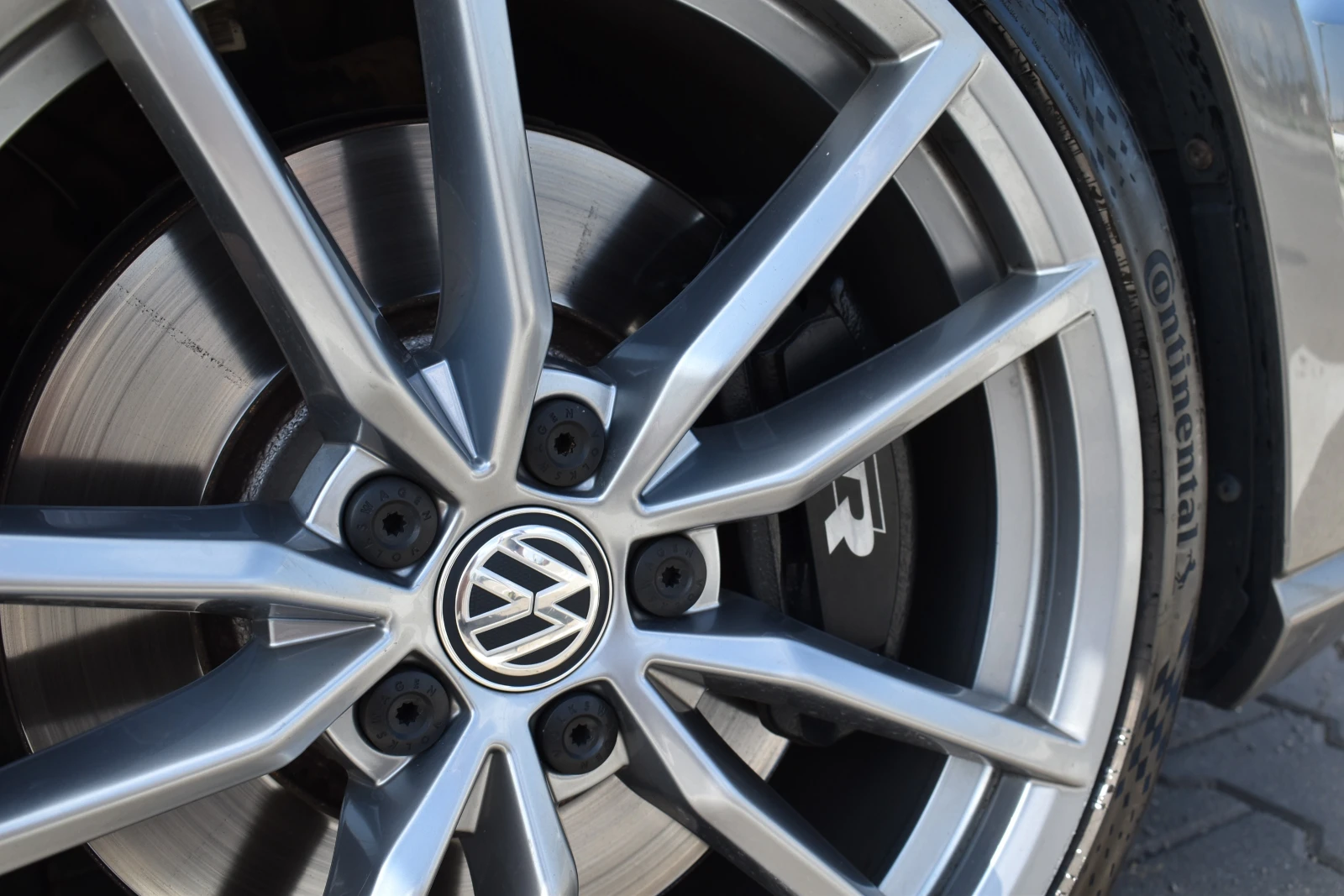 VW Golf R 2.0 TSI 4MOTION Variant - изображение 6