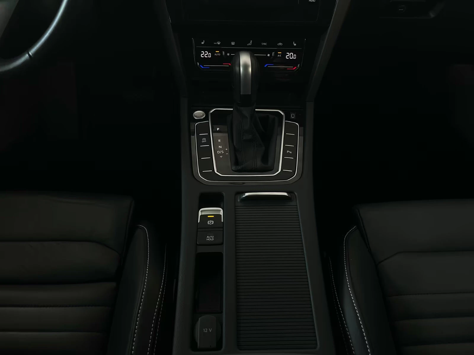 VW Passat 2.0TDI/VARIANT/150HP/ELEGANCE/DSG/CAM/AMBI/548f | Mobile.bg   14