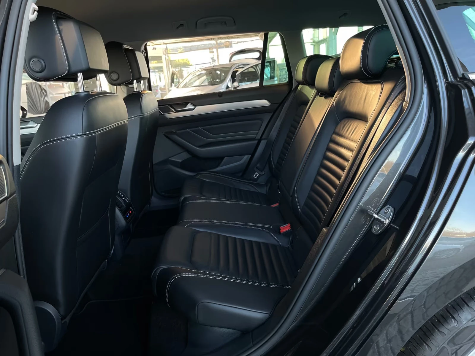 VW Passat 2.0TDI/VARIANT/150HP/ELEGANCE/DSG/CAM/AMBI/548f | Mobile.bg   15