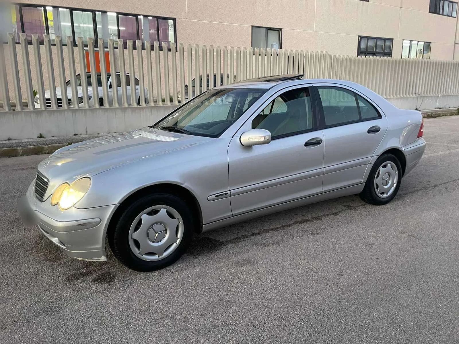 Mercedes-Benz C 180  - изображение 5