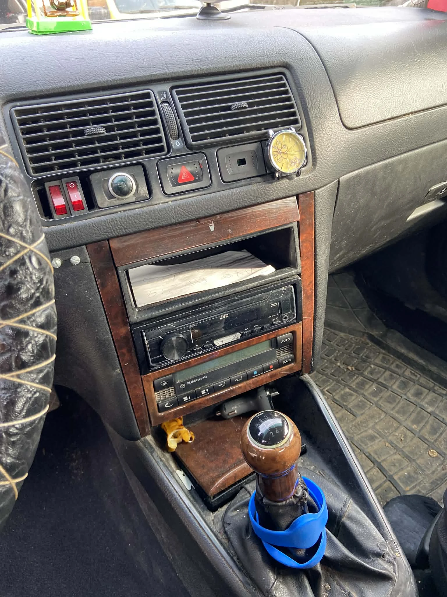 VW Bora 1.6 - изображение 9