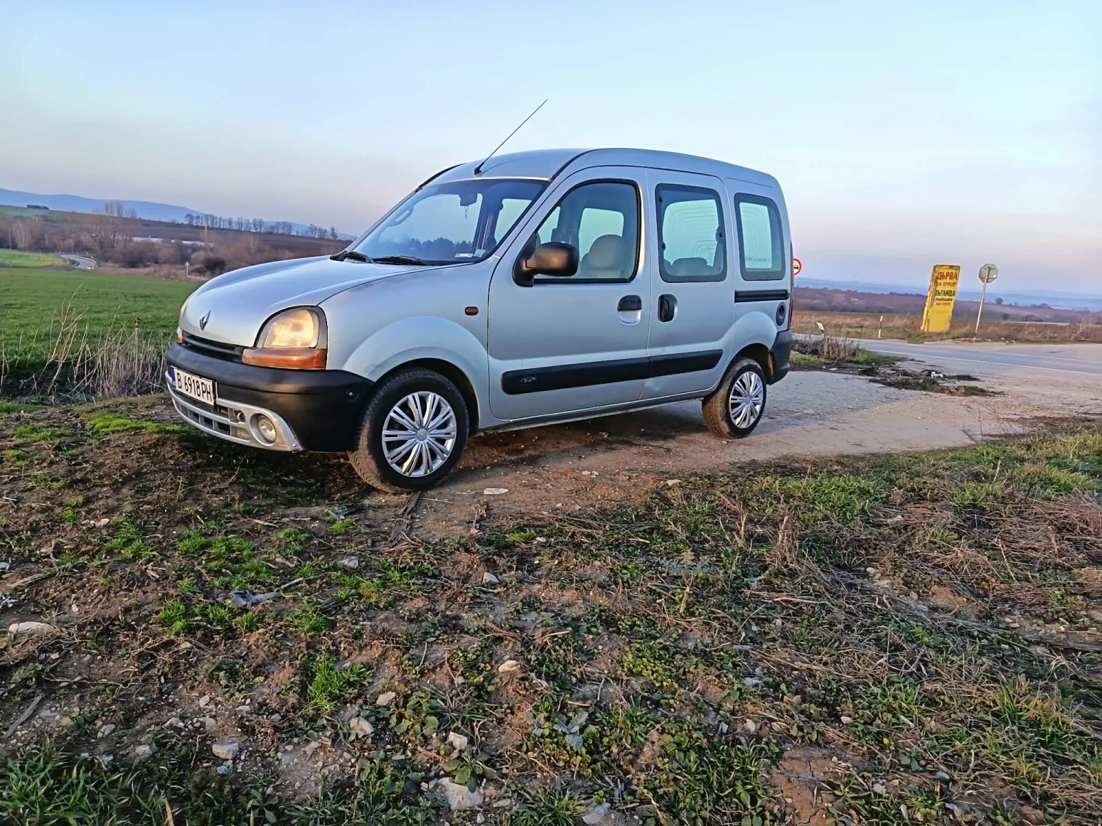 Renault Kangoo 1.9dci, снимка 3 - Автомобили и джипове - 53706100