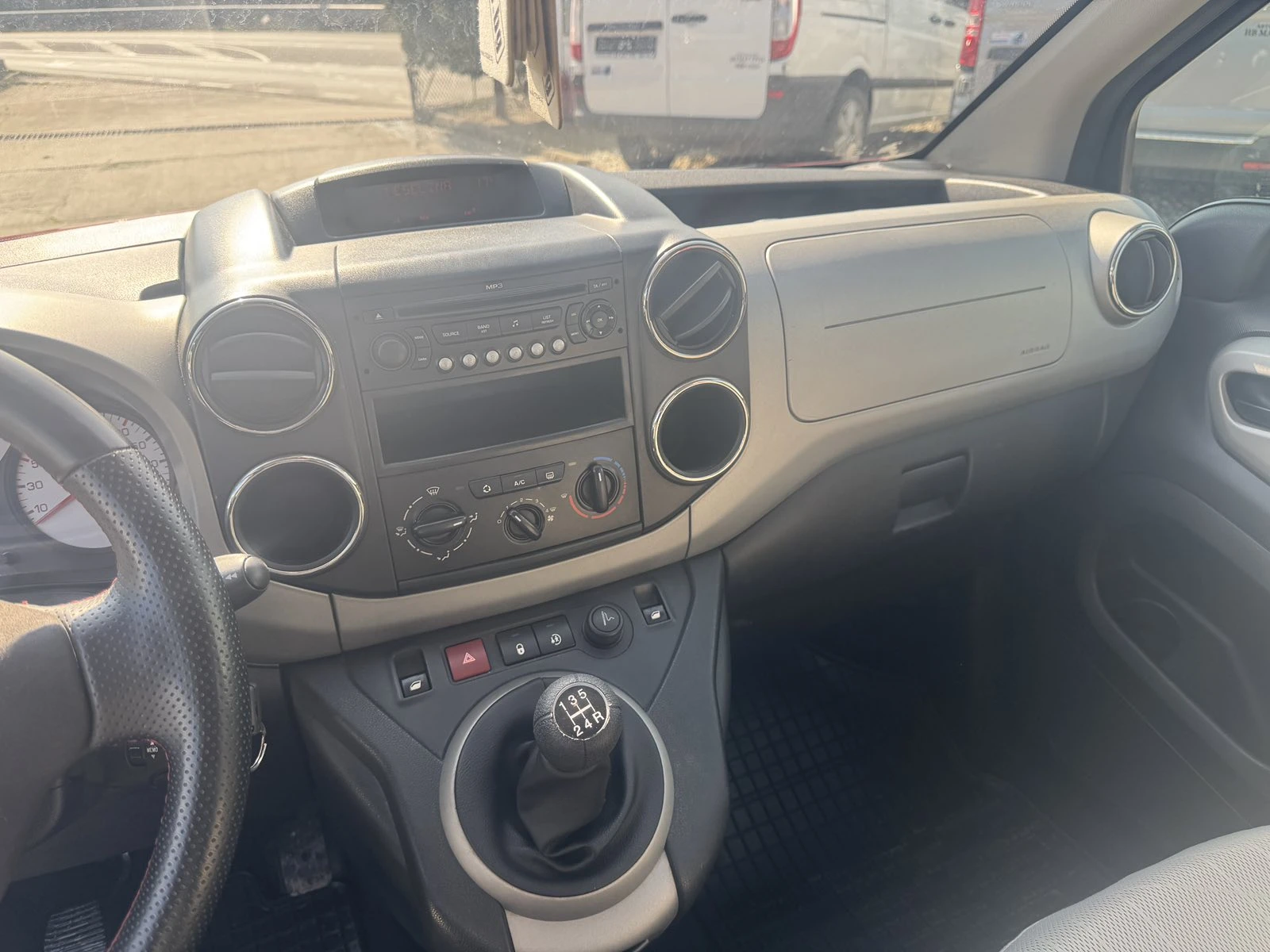 Peugeot Partner tepee ПЪТНИЧЕСКИ, снимка 12 - Автомобили и джипове - 53721352