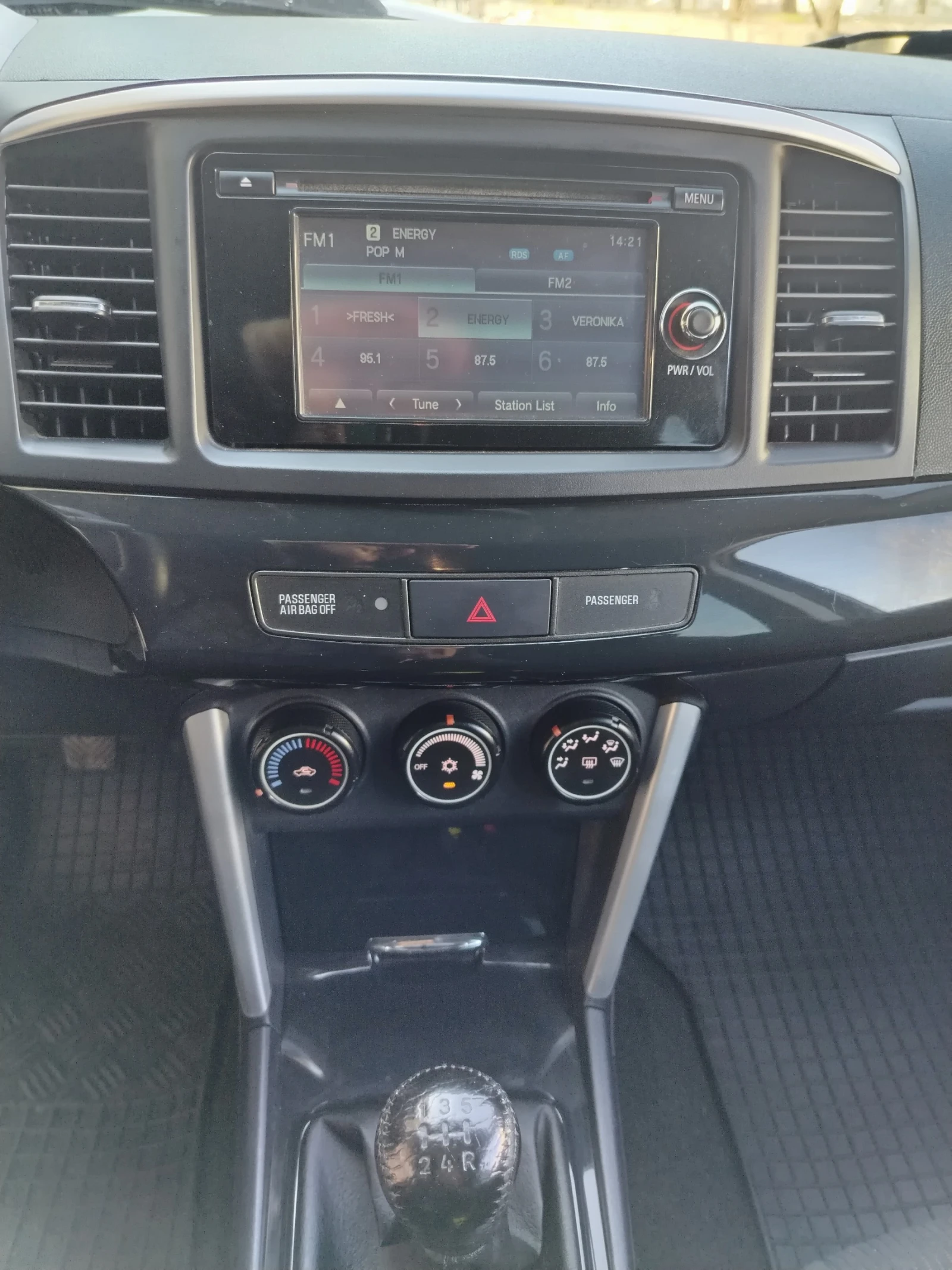 Mitsubishi Lancer 1.6i Facelift MIVEC , снимка 12 - Автомобили и джипове - 53746586