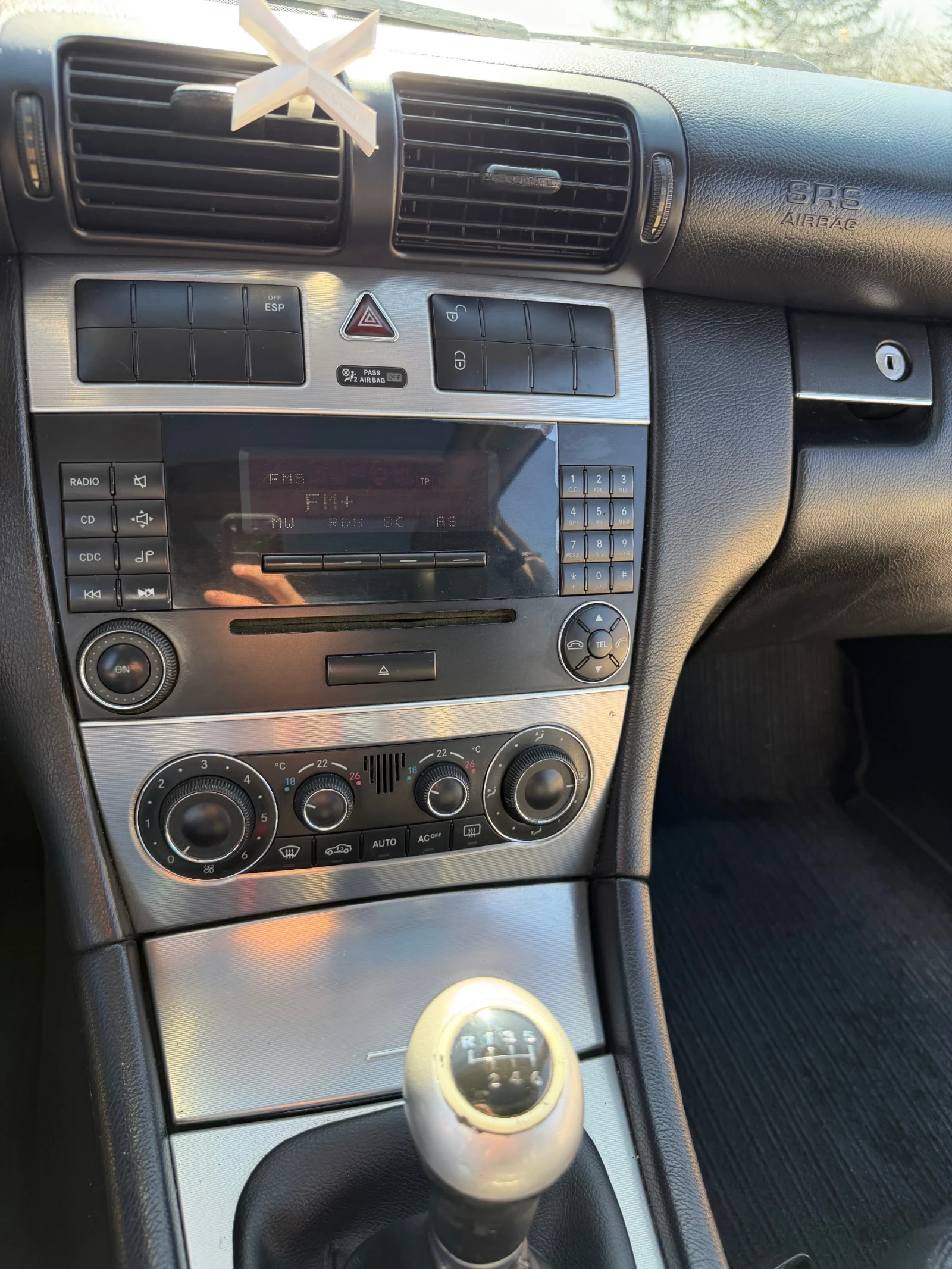 Mercedes-Benz C 220, снимка 7 - Автомобили и джипове - 53803359