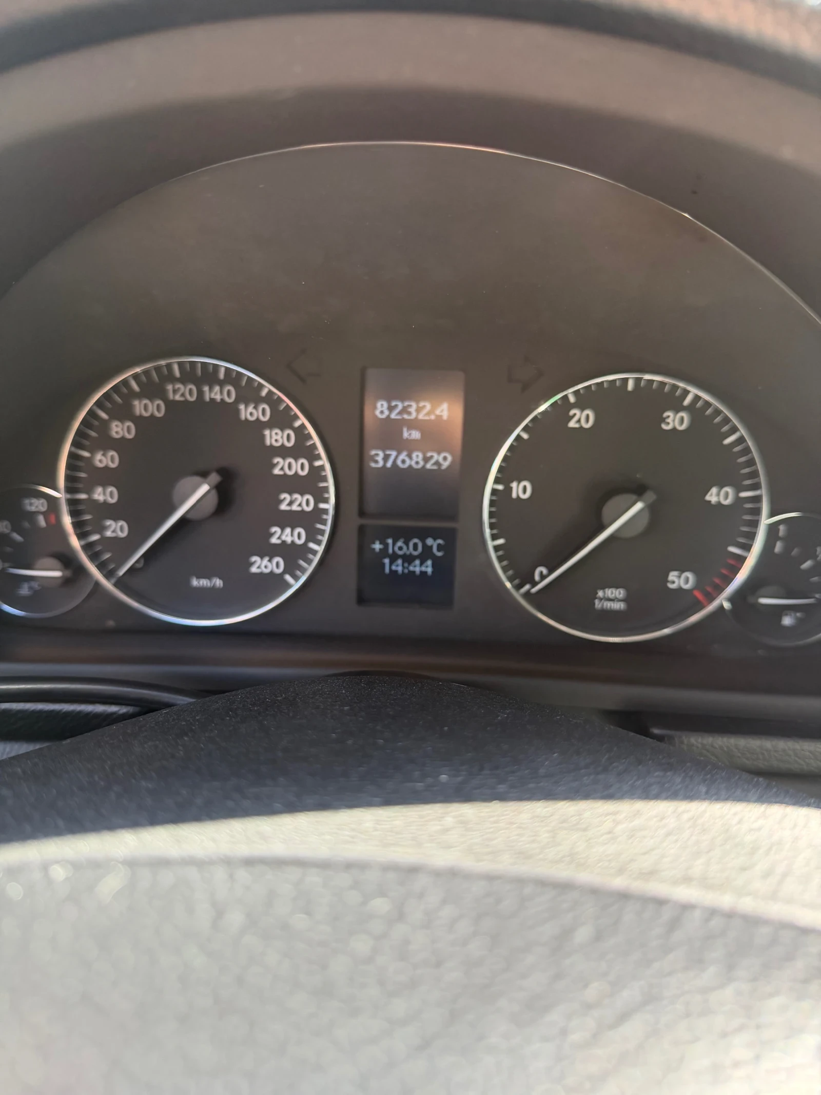 Mercedes-Benz C 220, снимка 4 - Автомобили и джипове - 53803359