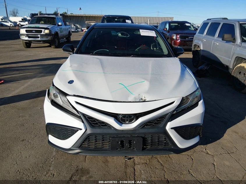 Toyota Camry 2.5l Xse, снимка 12 - Автомобили и джипове - 53901763