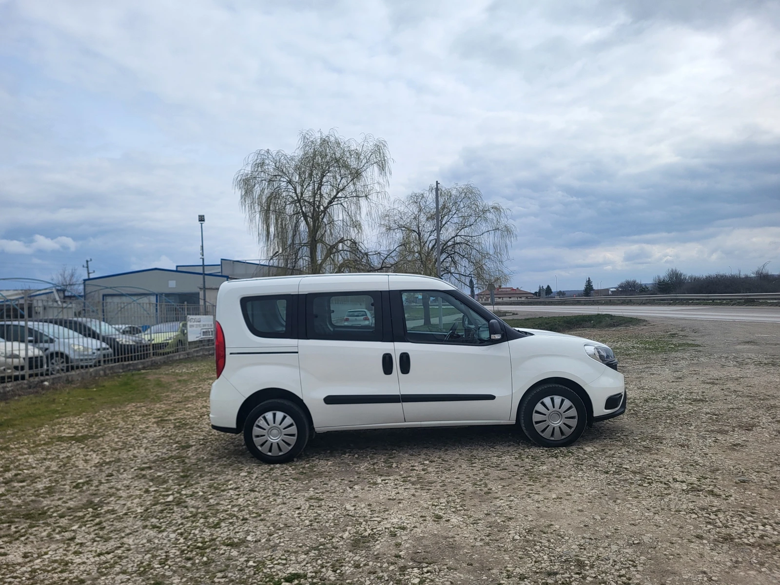 Fiat Doblo 1.6M-Jet, снимка 6 - Автомобили и джипове - 53904959