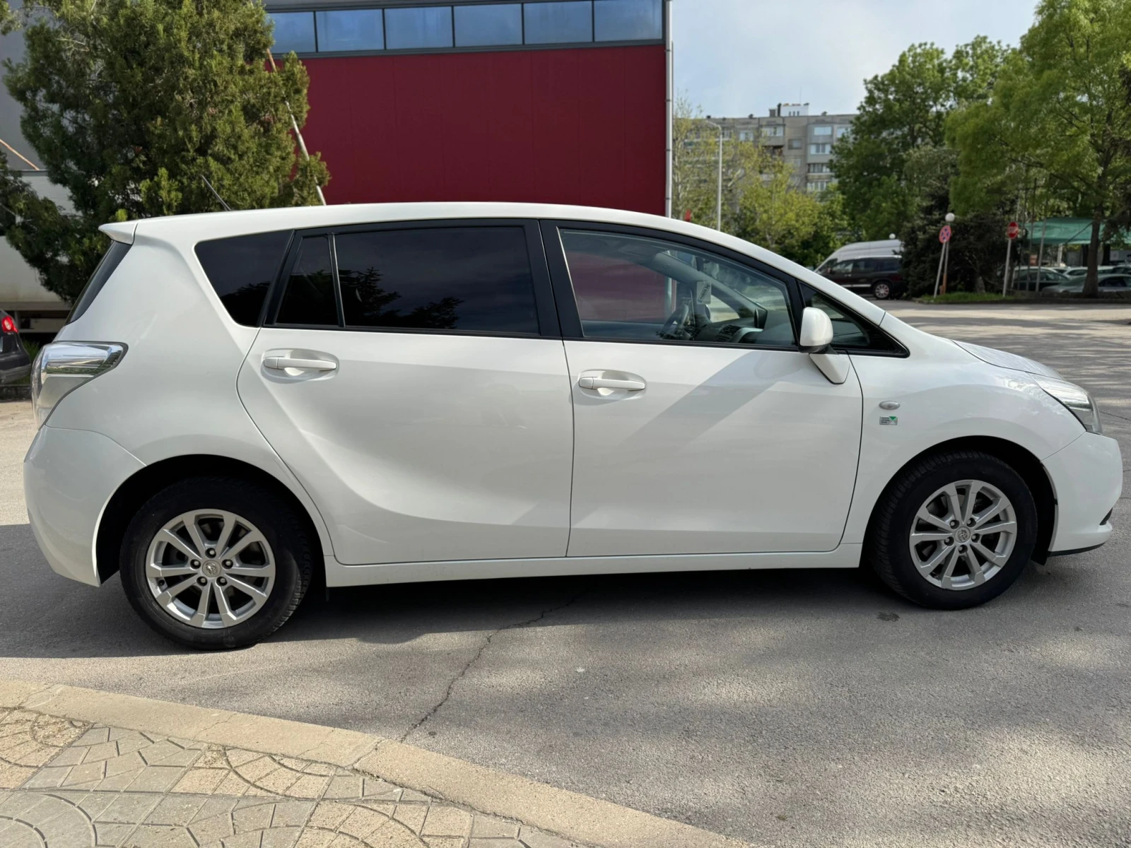 Toyota Verso Италия, снимка 4 - Автомобили и джипове - 54427348