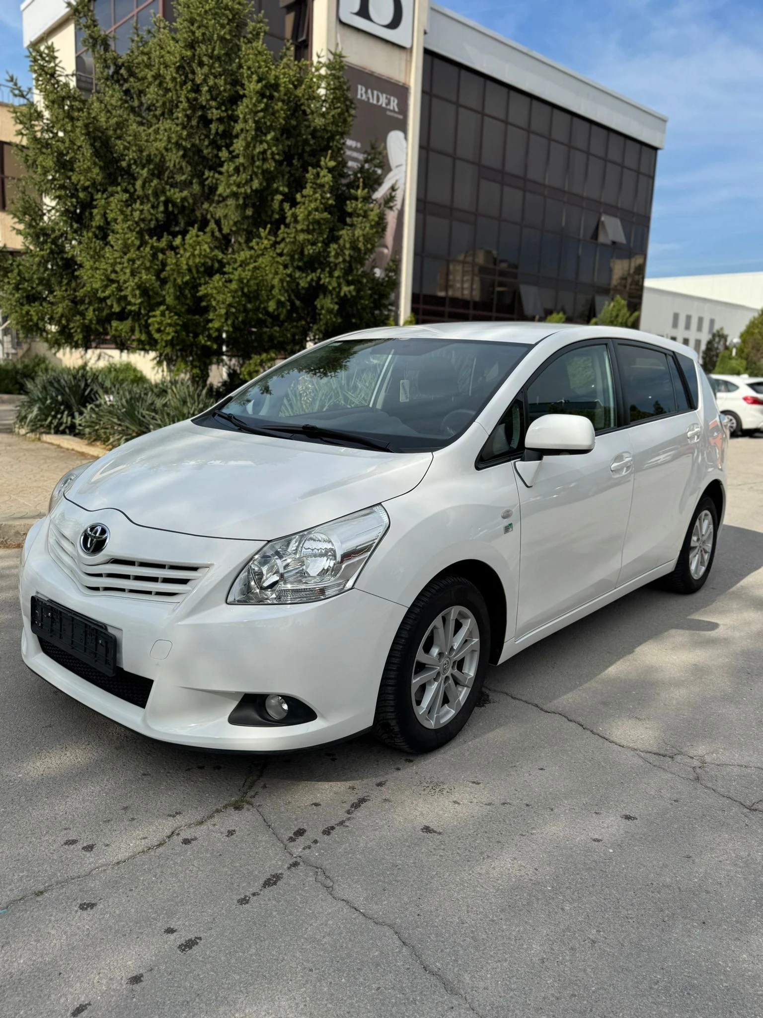 Toyota Verso Италия, снимка 2 - Автомобили и джипове - 54427348