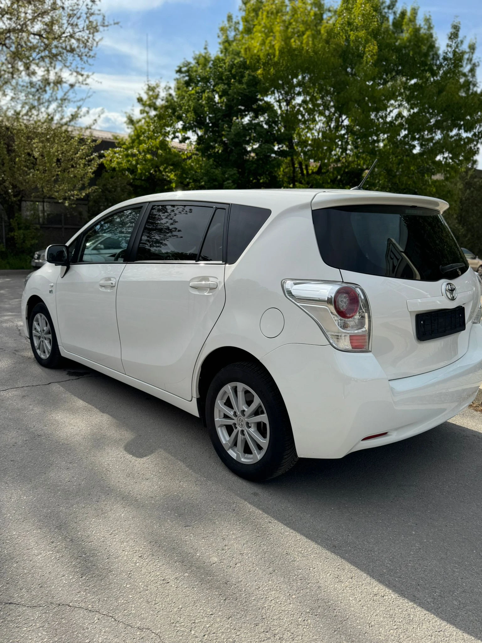 Toyota Verso Италия, снимка 8 - Автомобили и джипове - 54427348