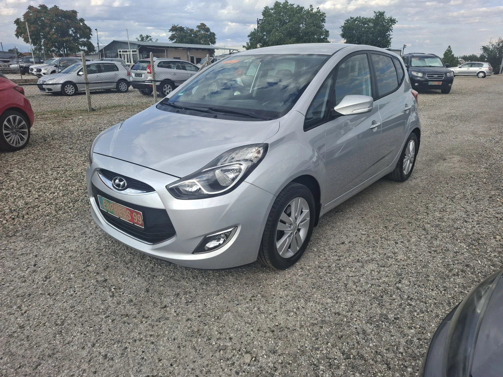 Hyundai Ix20 1.6i, снимка 2 - Автомобили и джипове - 55400223