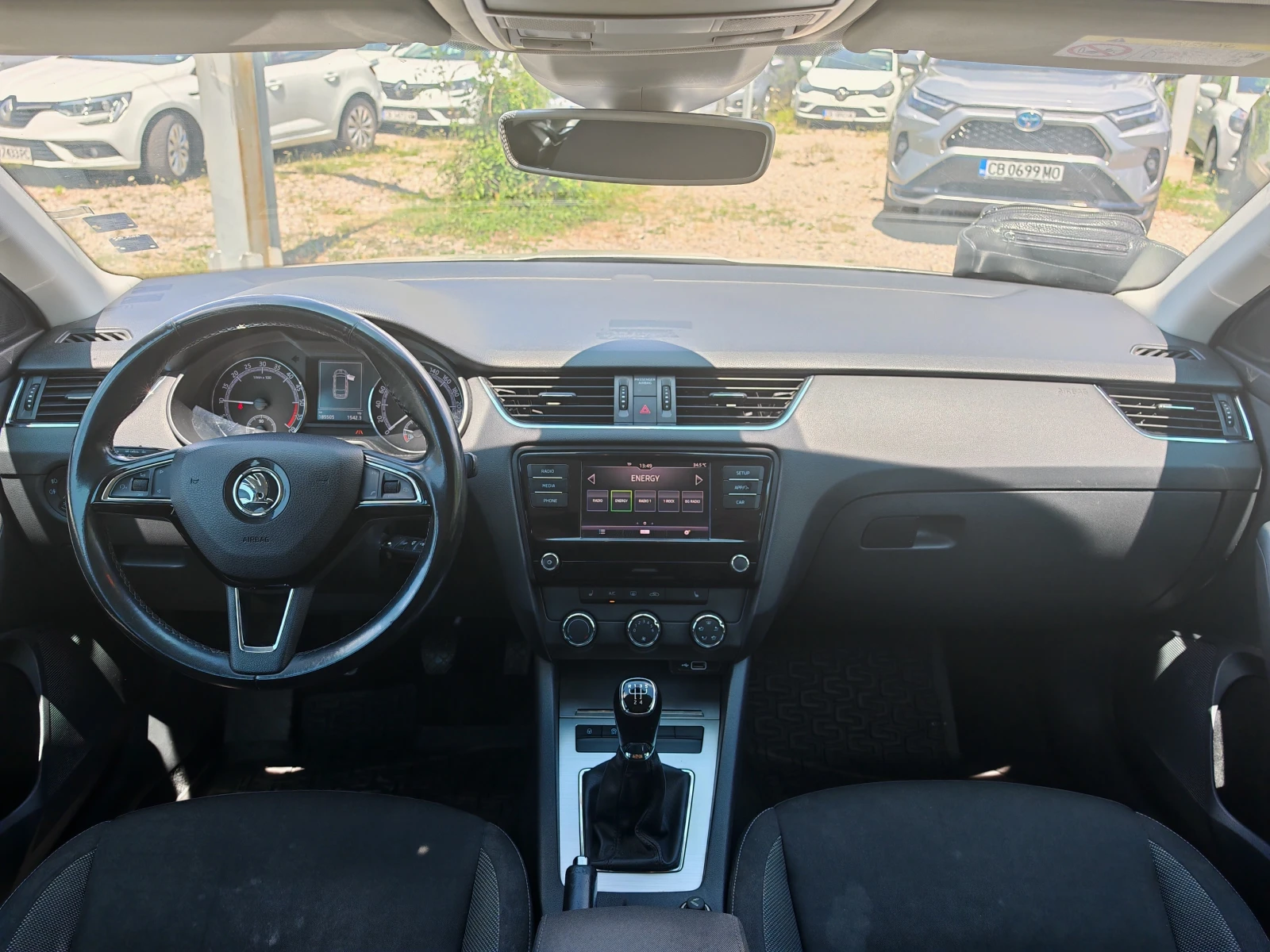 Skoda Octavia 1.6 TDI, снимка 10 - Автомобили и джипове - 55446537