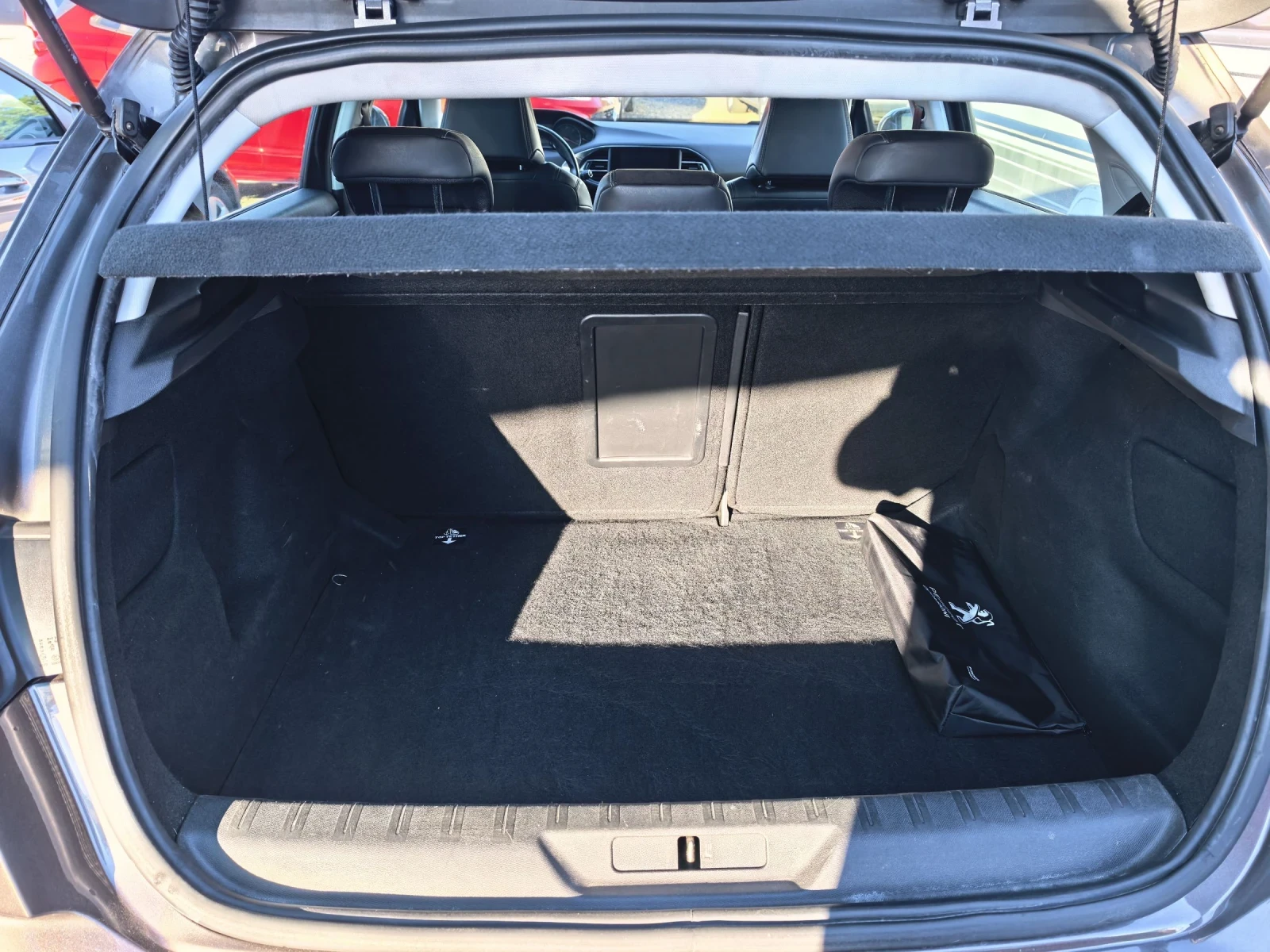 Peugeot 308 1, 6tdi , снимка 15 - Автомобили и джипове - 56108527