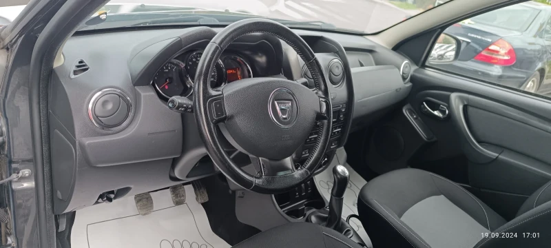 Dacia Duster, снимка 13 - Автомобили и джипове - 47434316