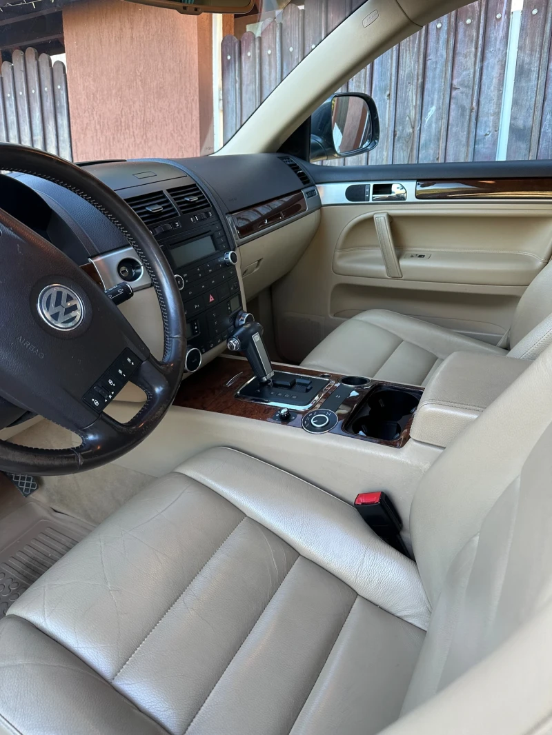 VW Touareg, снимка 7 - Автомобили и джипове - 47439297