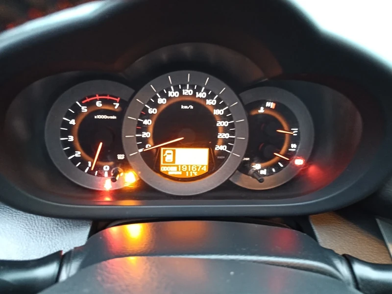 Toyota Rav4 2.2 D4D 136 c.s., снимка 10 - Автомобили и джипове - 52553911