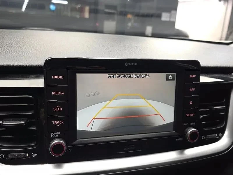 Kia Stonic, снимка 16 - Автомобили и джипове - 56690343