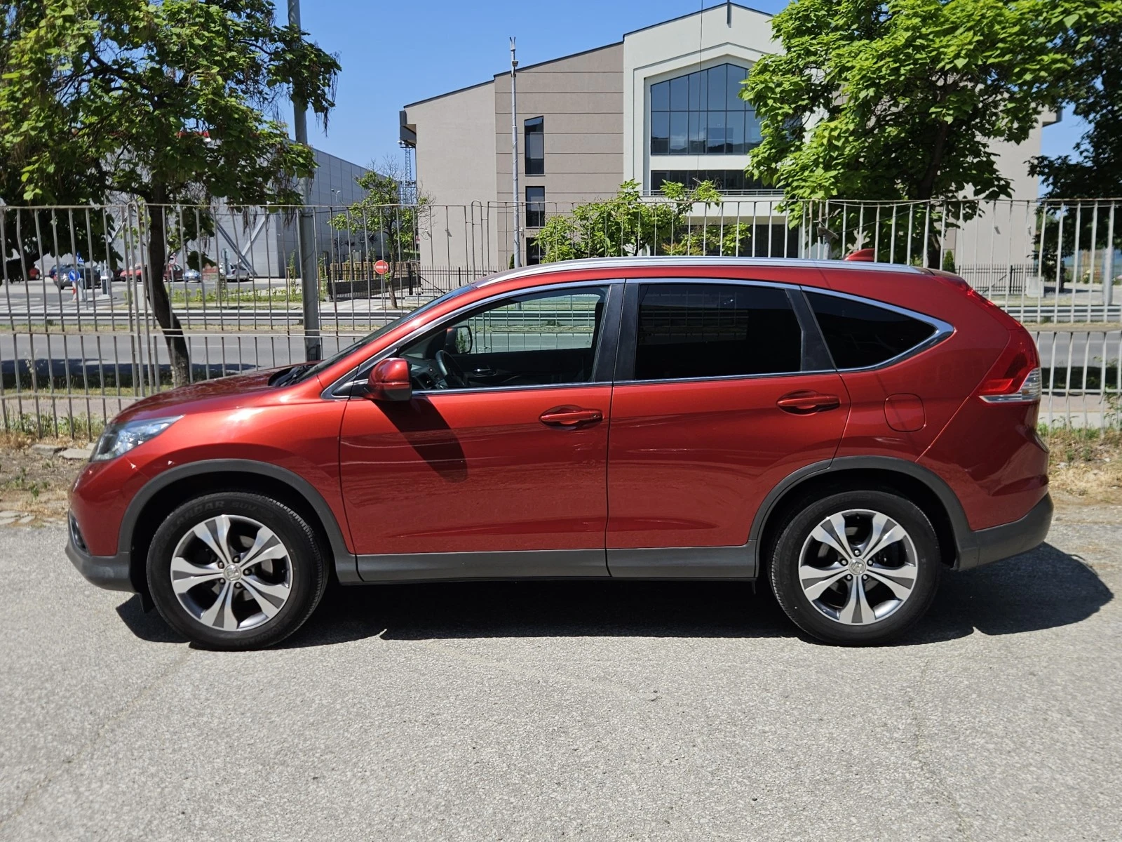 Honda Cr-v 2.0i-VTEC 4x4 Lifestyle Automatic - изображение 7