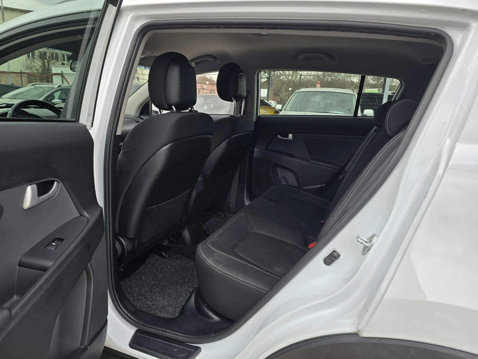 Kia Sportage 1.7crdi 116к.с 2wd, снимка 12 - Автомобили и джипове - 53123878
