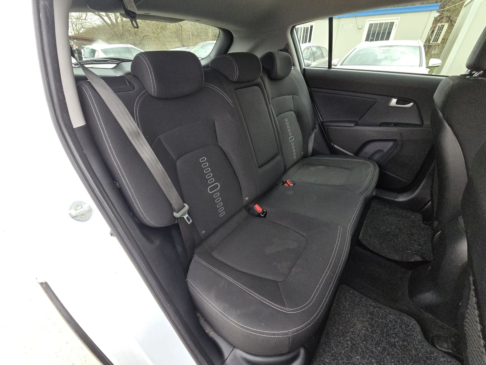 Kia Sportage 1.7crdi 116к.с 2wd, снимка 15 - Автомобили и джипове - 53123878