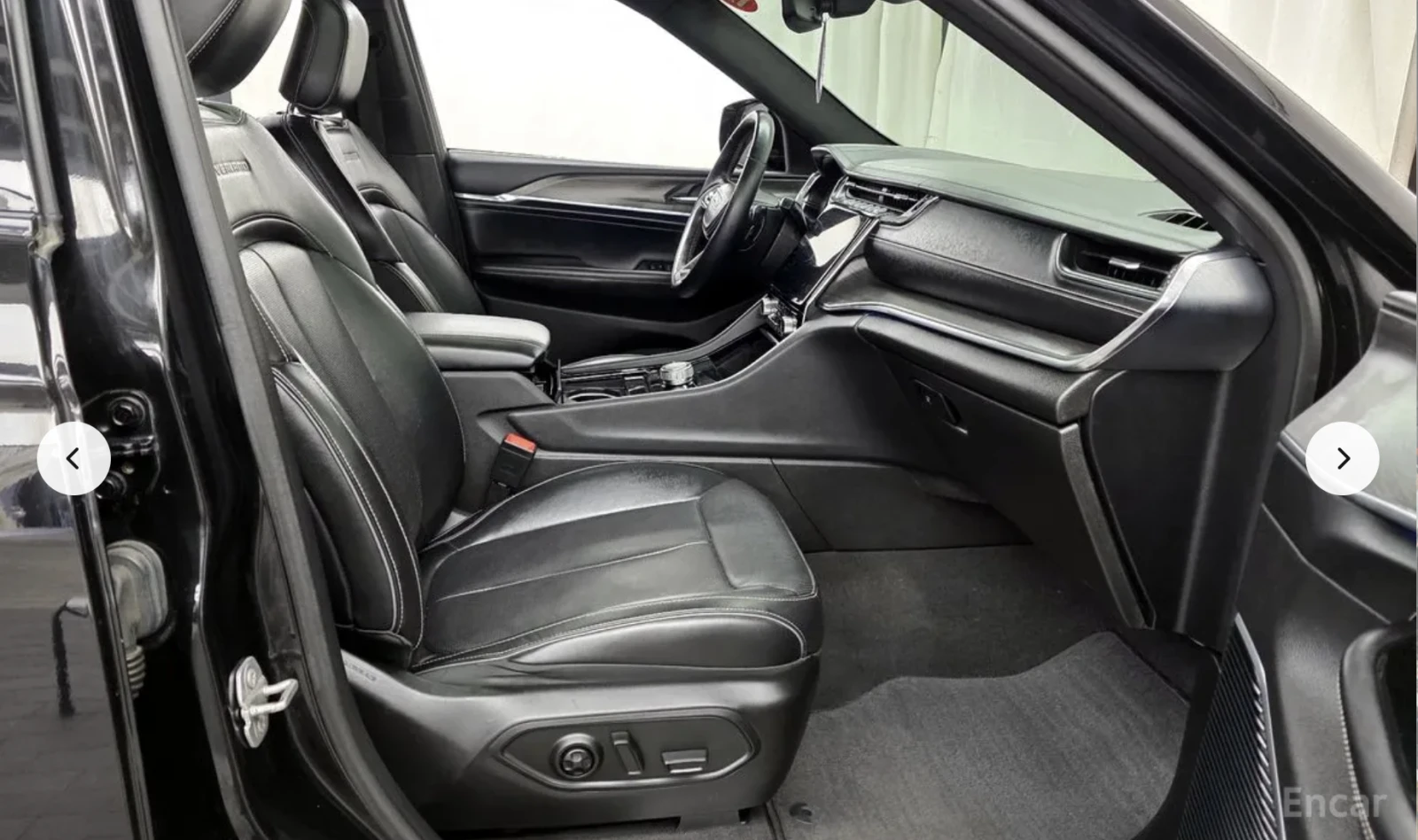 Jeep Grand cherokee OVERLAND* 3.6* V6* ДИГИТАЛНО* ТАБЛО* ОБДУХВАНЕ* 36, снимка 13 - Автомобили и джипове - 53990767