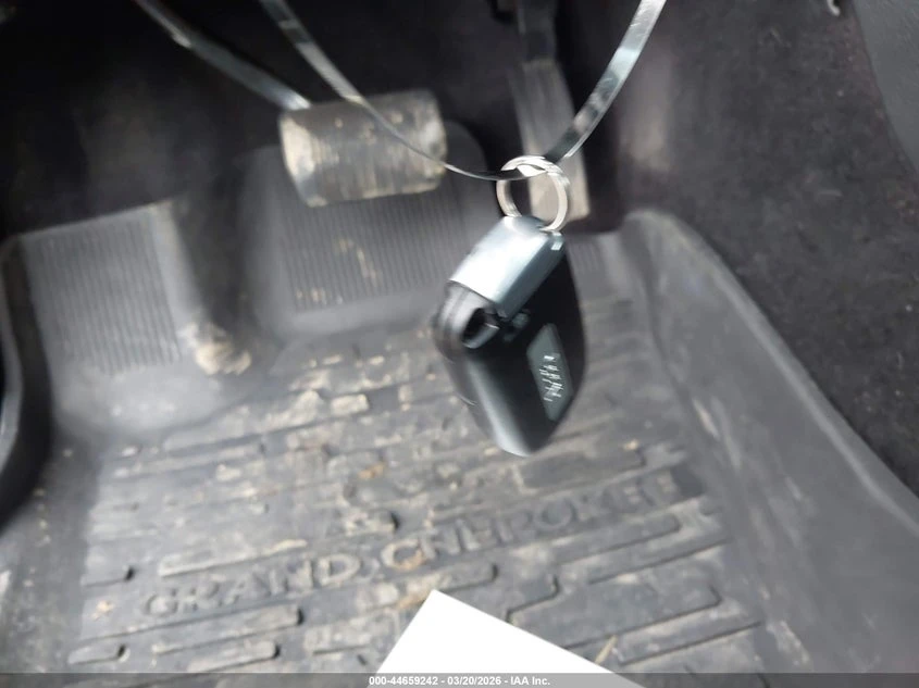 Jeep Grand cherokee 3.6l High Altitude 4X4, снимка 11 - Автомобили и джипове - 54122036